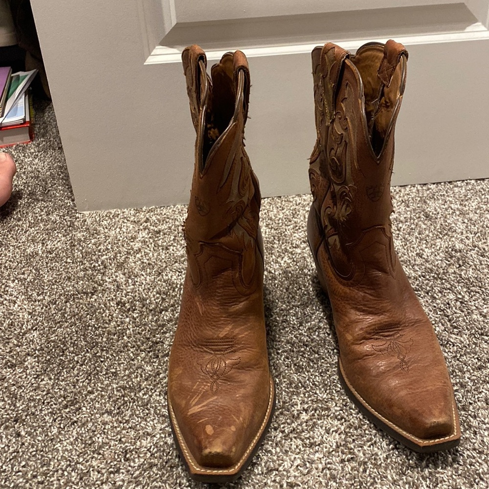 Ariat cowboy boots